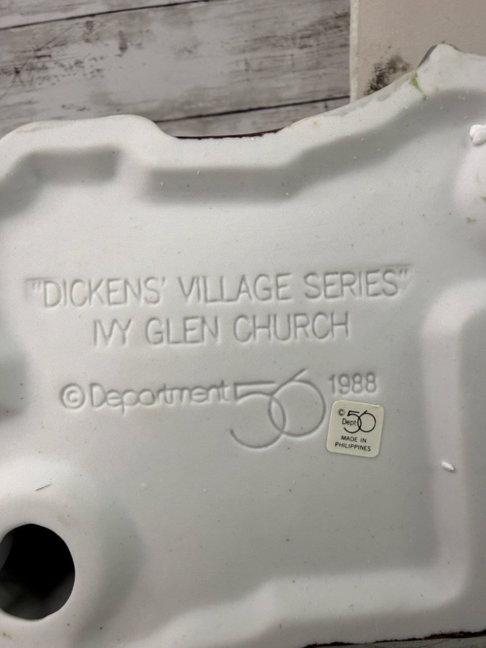 Department 56 “Ivy Glen Church” Dickens Village Christmas with box light - Picture 9 of 10